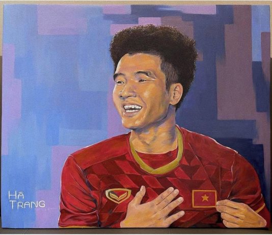 Bạn gái vẽ chân dung Hà Đức Chinh