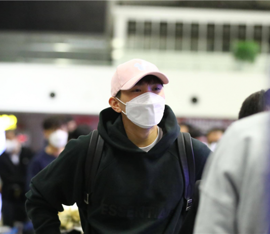 HLV Hà Nội FC đưa Đoàn Văn Hậu sang Hàn Quốc phẫu thuật