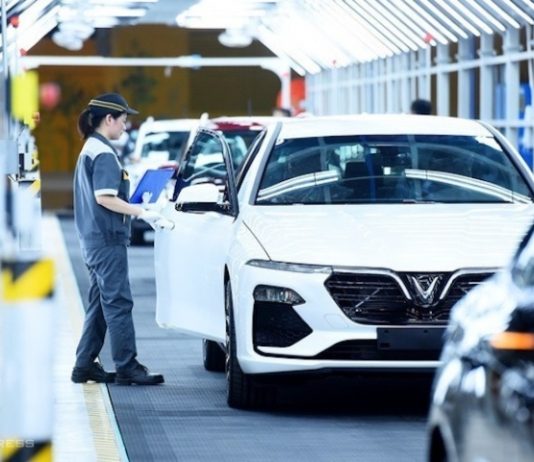 Giảm 50% phí trước bạ với ô tô sản xuất trong nước từ ngày 1/12