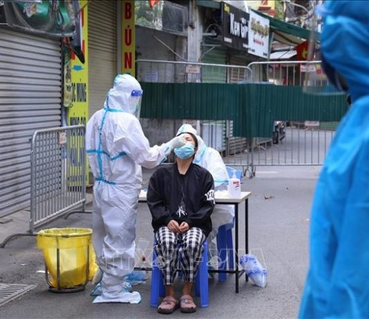 Sáng 1/12, Nghệ An có thêm 8 ca nhiễm COVID-19 cộng đồng, trong đó 2 ca trong một gia đình