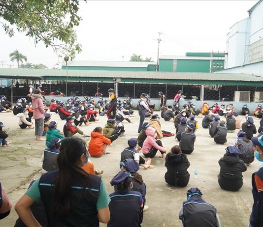 Nghệ An: Hàng nghìn công nhân công ty điện tử ngừng việc để đòi quyền lợi