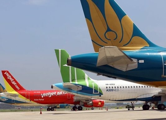 Hãng bay xin miễn thuế môi trường, phụ thu phí nhiên liệu vì giá xăng tăng