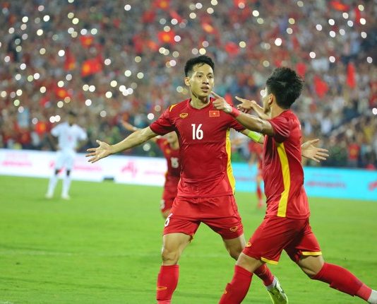 Hàng công U23 Việt Nam đang thở bằng ‘lỗ mũi’ cựu binh