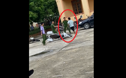 Đuổi chém công an tại trụ sở ủy ban nhân dân